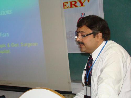 Delivering-talk-on-Safe-Laparoscopy-at-BHU-Sept.-2009